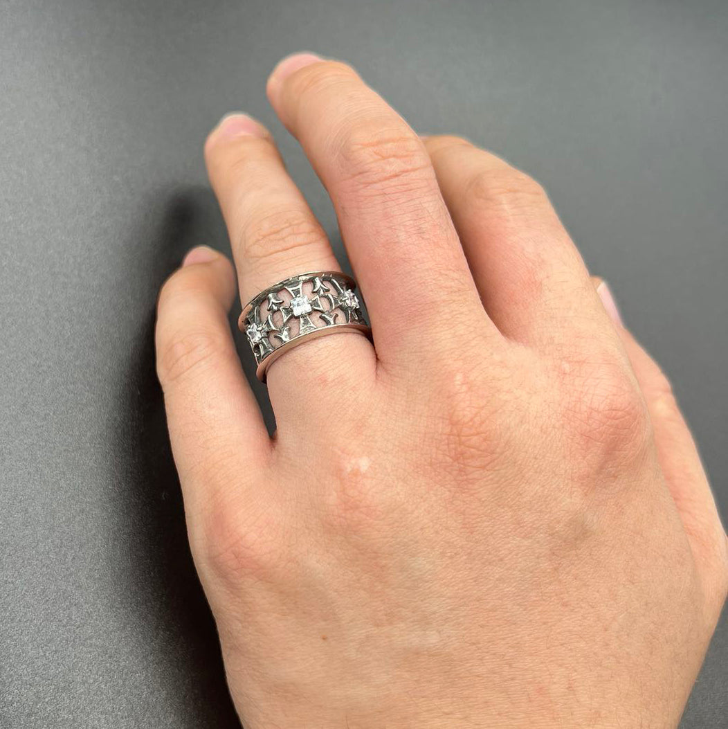THREE CROSS CRYSTAL RING #18