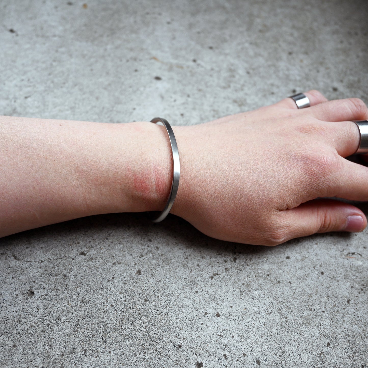 MAT BANGLE ROUND SECTION SV