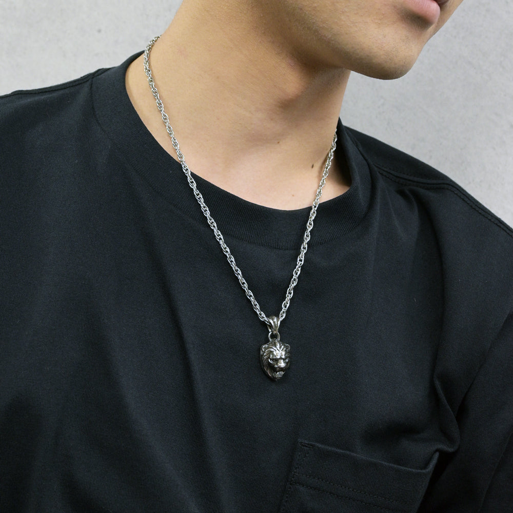 LION LILY CRYSTAL TORSION NECKLACE